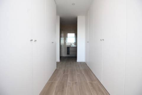 Moradia de Luxo T4 em Tavira - Conforto e Elegância