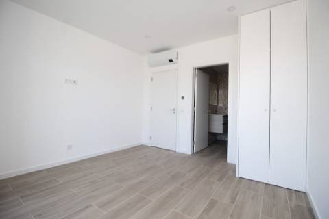 Moradia de Luxo T4 em Tavira - Conforto e Elegância