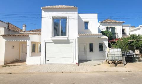 Moradia T3 em Construção em Tavira - Conforto e Modernidade.