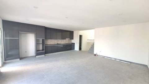 Moradia T3 em Construção em Tavira - Conforto e Modernidade.