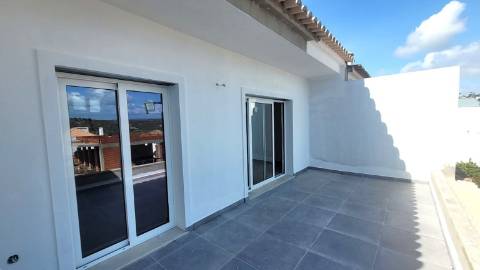 Moradia T3 em Construção em Tavira - Conforto e Modernidade.