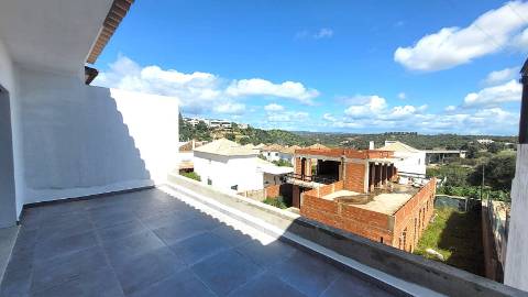 Moradia T3 em Construção em Tavira - Conforto e Modernidade.