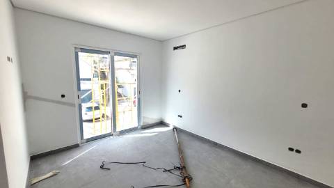 Moradia T3 em Construção em Tavira - Conforto e Modernidade.