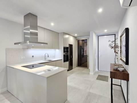 Novo apartamento T2 em condomínio com piscina, junto Ria Formosa, em Cabanas de Tavira, Algarve.