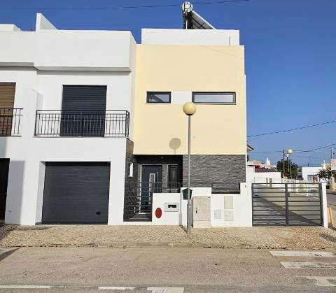 Moradia Nova com Piscina Privada, Vila Nova de Cacela, Algarve