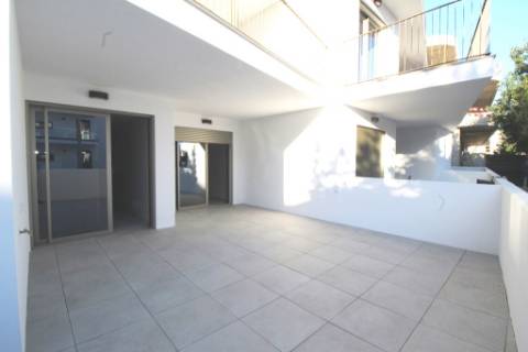 Novo apartamento T1 em condomínio com piscina, junto Ria Formosa, em Cabanas de Tavira, Algarve.