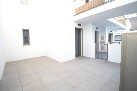 Novo apartamento T1 em condomínio com piscina, junto Ria Formosa, em Cabanas de Tavira, Algarve.