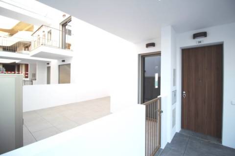 Novo apartamento T1 em condomínio com piscina, junto Ria Formosa, em Cabanas de Tavira, Algarve.