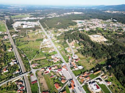 Armazém de 1200m2 em lote de 60841m2, em Pelariga, Pombal, Leiria
