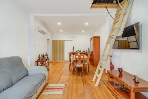 Moradia térrea T3 na Azueira