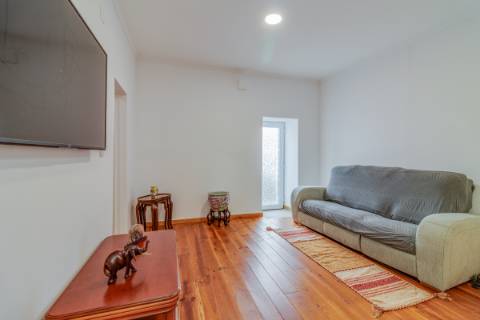 Moradia térrea T3 na Azueira