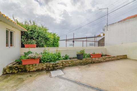 Moradia térrea T3 na Azueira