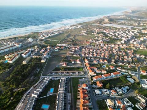 Nova moradia T3 com piscina, vistas mar, junto praias, em Santa Cruz, Torres Vedras