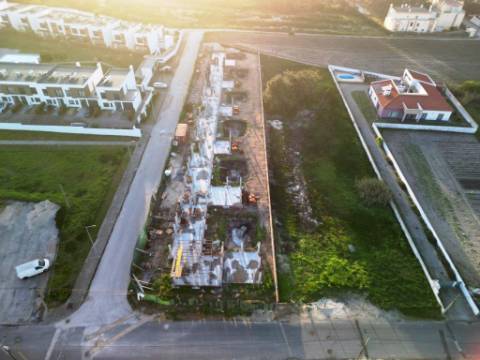 Nova moradia T3 com piscina, vistas mar, junto praias, em Santa Cruz, Torres Vedras