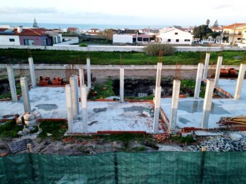Nova moradia T3 com piscina, vistas mar, junto praias, em Santa Cruz, Torres Vedras