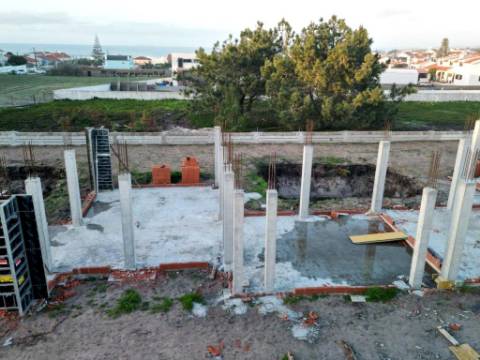 Nova moradia T3 com piscina, vistas mar, junto praias, em Santa Cruz, Torres Vedras