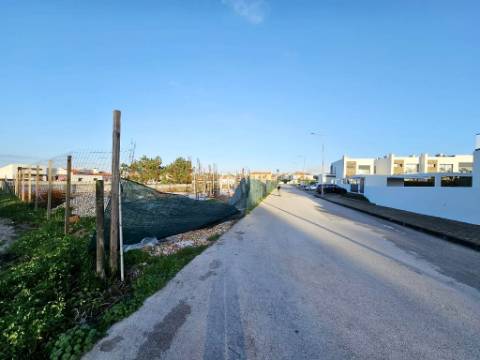 Nova moradia T3 com piscina, vistas mar, junto praias, em Santa Cruz, Torres Vedras