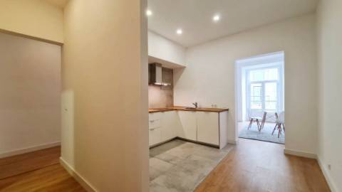 Charmoso apartamento T2, remodelado e equipado, nos Anjos, Lisboa