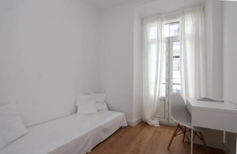 Charmoso apartamento T2, remodelado e equipado, nos Anjos, Lisboa