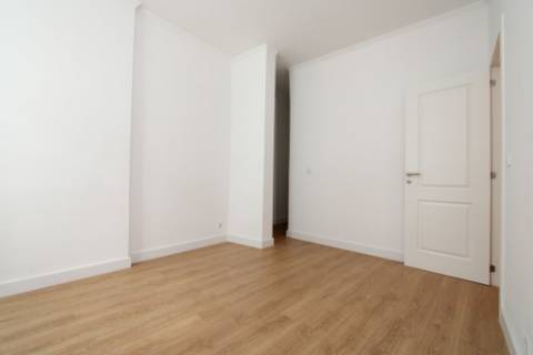 Charmoso apartamento T2, remodelado e equipado, nos Anjos, Lisboa