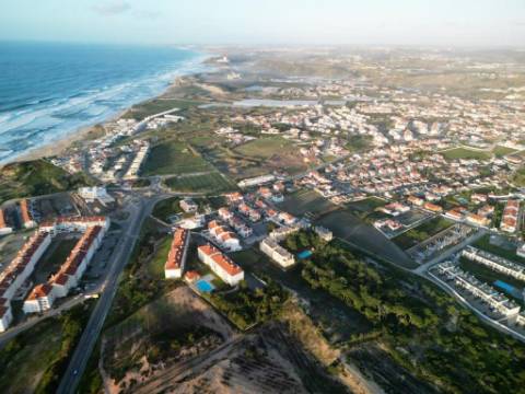 Nova moradia T3 com piscina, vistas mar, junto praias, em Santa Cruz, Torres Vedras