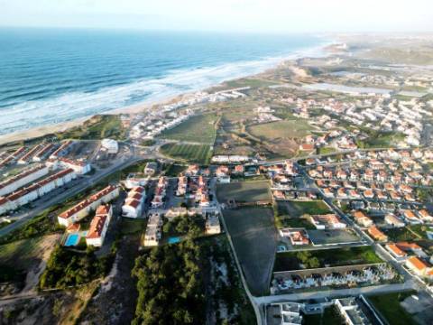 Nova moradia T3 com piscina, vistas mar, junto praias, em Santa Cruz, Torres Vedras