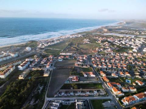 Nova moradia T3 com piscina, vistas mar, junto praias, em Santa Cruz, Torres Vedras