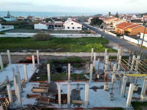 Nova moradia T3 com piscina, vistas mar, junto praias, em Santa Cruz, Torres Vedras
