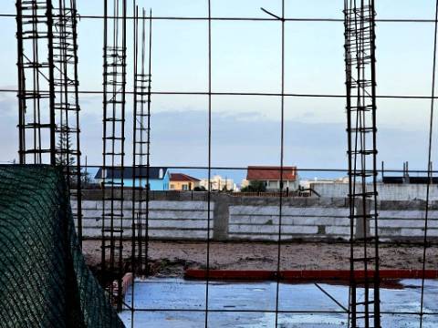 Nova moradia T3 com piscina, vistas mar, junto praias, em Santa Cruz, Torres Vedras