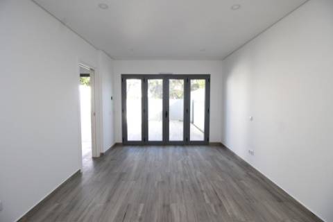 Exclusiva Moradia T3+1 em Tavira - Modernidade, Conforto e Qualidade Superior!