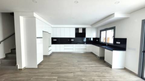 Exclusiva Moradia T3+1 em Tavira - Modernidade, Conforto e Qualidade Superior!