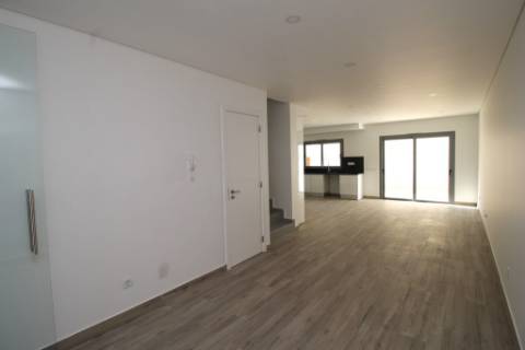 Exclusiva Moradia T3+1 em Tavira - Modernidade, Conforto e Qualidade Superior!