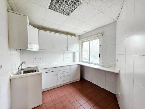 Luminoso escritório , localização central nas Avenidas Novas, em Lisboa