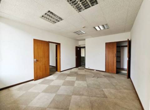 Luminoso escritório , localização central nas Avenidas Novas, em Lisboa