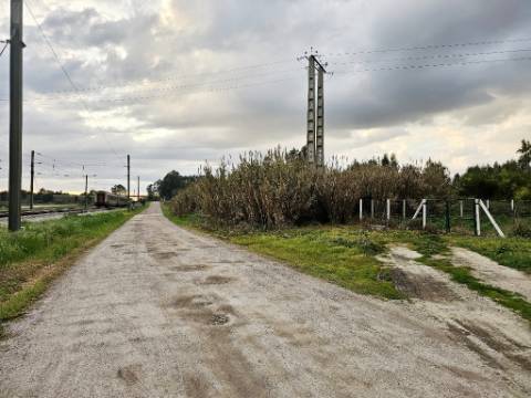 Terreno de 108.508m2 com PIP aprovado para a construção de 34.931m2 em Pegões-Gare, Montijo, Setúbal