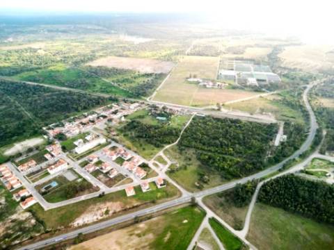 Terreno de 108.508m2 com PIP aprovado para a construção de 34.931m2 em Pegões-Gare, Montijo, Setúbal
