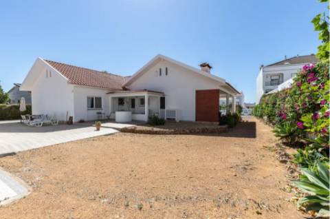 Moradia T5+3 com piscina, Vila Nova de Cacela, Algarve.