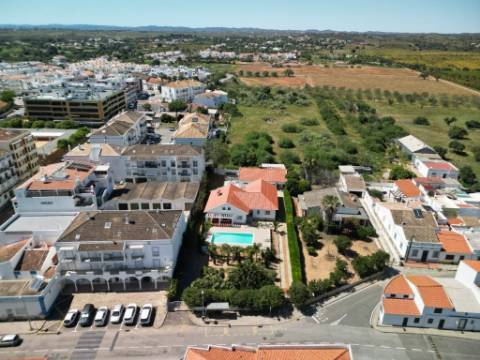 Moradia T5+3 com piscina, Vila Nova de Cacela, Algarve.