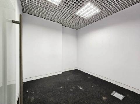 Loja comercial em Rio de Mouro, Sintra