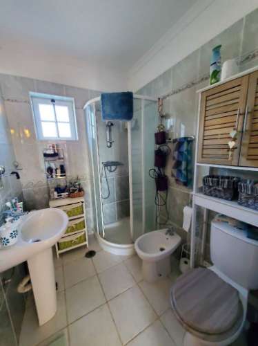 Moradia com Piscina e Amplo Terreno em Tavira.