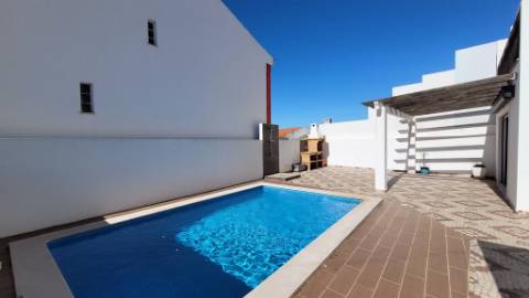 Moradia T3 Moderna com Piscina e BBQ a 3 km da Praia, Vila Nova de Cacela, Algarve