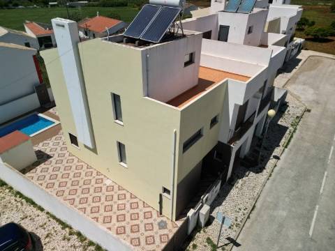 Moradia T3 Moderna com Piscina e BBQ a 3 km da Praia, Vila Nova de Cacela, Algarve