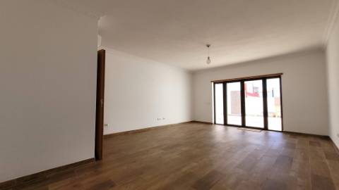 Moradia T3 Moderna com Piscina e BBQ a 3 km da Praia, Vila Nova de Cacela, Algarve