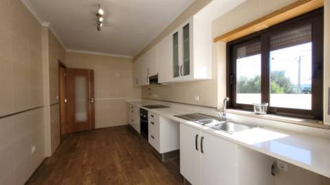 Moradia T3 Moderna com Piscina e BBQ a 3 km da Praia, Vila Nova de Cacela, Algarve