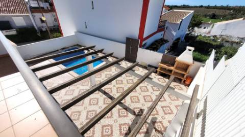 Moradia T3 Moderna com Piscina e BBQ a 3 km da Praia, Vila Nova de Cacela, Algarve