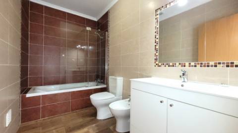 Moradia T3 Moderna com Piscina e BBQ a 3 km da Praia, Vila Nova de Cacela, Algarve