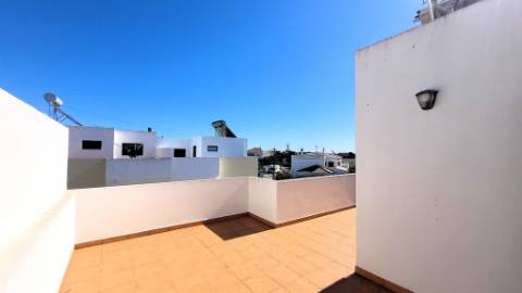 Moradia T3 Moderna com Piscina e BBQ a 3 km da Praia, Vila Nova de Cacela, Algarve