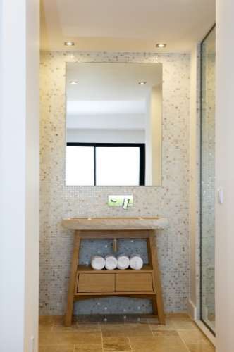 Nova moradia T4 com piscina, condomínio fechado, em Faro, Algarve