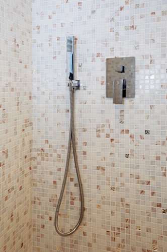 Nova moradia T4 com piscina, condomínio fechado, em Faro, Algarve