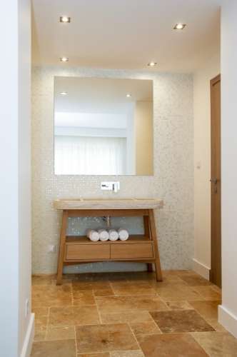 Nova moradia T4 com piscina, condomínio fechado, em Faro, Algarve